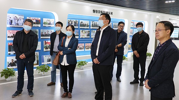 浙江省农业科学院党委委员、副院长杨华一行赴托普云农考察调研