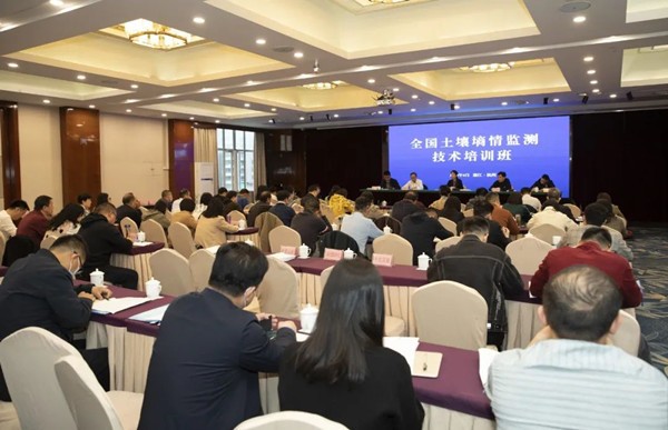 全国推进土壤墒情监测技术，托普云农助力绿色农业现代化发展