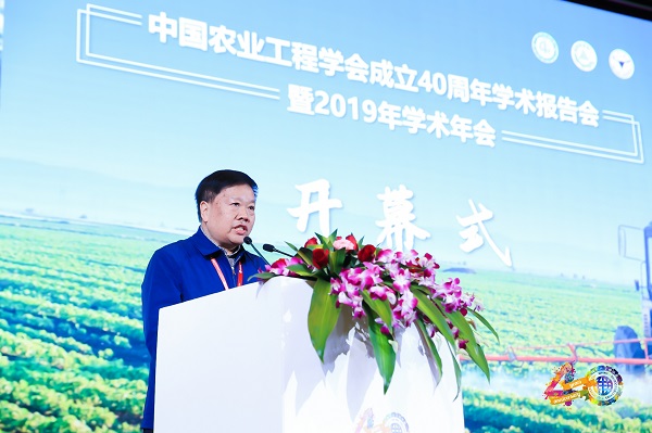 中國農(nóng)業(yè)工程學會常務(wù)副理事長兼秘書長朱明