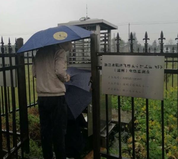 淋漓大雨無(wú)阻